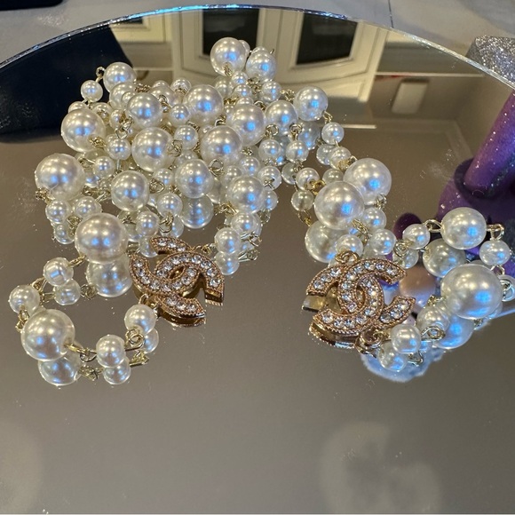 Stamped Chanel CC Zipper Pull Gold Tone Crystal Charm Faux Pearl Strand - Picture 4 of 4